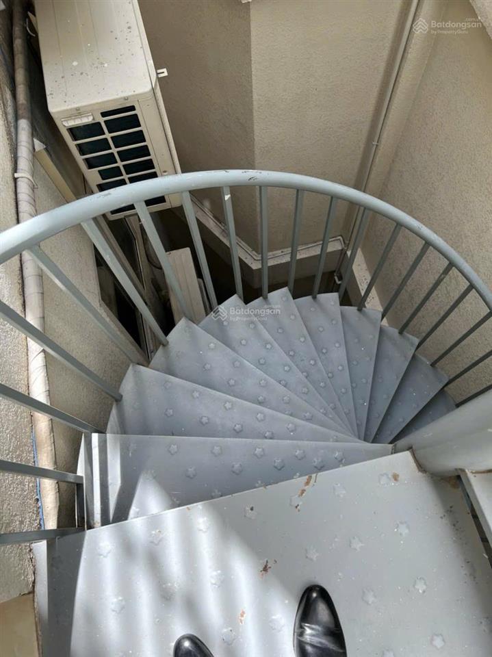 Nguyễn thị minh khai quận 1 ngang 10x33m 5 tầng thang máy gồm 28chdv cao cấp giá chỉ 260tr/m2