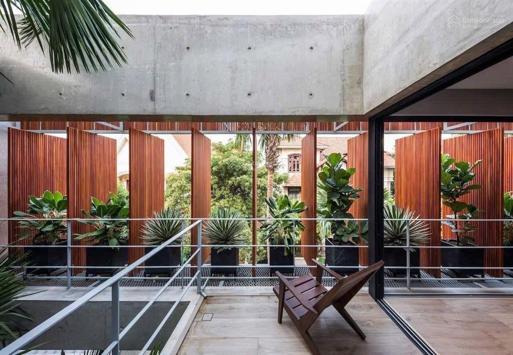 Nhỉnh 130 tỷ sở hữu biệt thự khu khách sạn đệ nhất tân bình ngang 35m full nội thất cao cấp