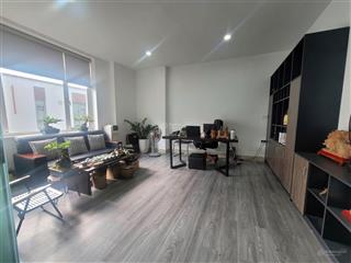 Chính chủ cho thuê vp khu vực cầu giấy 55m2 có chỗ đỗ ô tô, mặt đường lớn ô tô tránh nhau