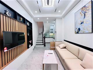 Cho thuê nhà đẹp, 35m² x 4 tầng, ngõ phố nghĩa tân, để ở or kd online. 12 tr/tháng.