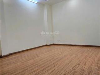 Cho thuê nhà 80m2 x 5 tầng mặt ngõ phố hoàng quốc việt , vỉa hè kinh doanh, giá 35 tr/ tháng