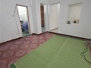 Bán căn hộ tầng 1, 70m2, tt nghĩa tân, hoàng quốc việt, cầu giấy. giá 4 tỷ