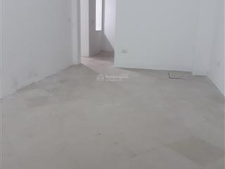 Cho thuê nhà mặt phố, nghĩa tân  tô hiệu. nhà góc dt 30m2 x 2,5tầng, mt 4m,phố kinh doanh sầm uất