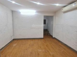 Cho thuê nhà ngõ 318 la thành, đống đa, 40m2 x 4 tầng, ô tô đỗ cửa, 10 triệu/tháng