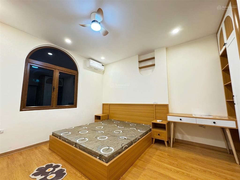 Bán nhà riêng tại phố khâm thiên, 6,5 tỷ, 30m2, 3pn + 3wc + 4 tầng, giá siêu hời