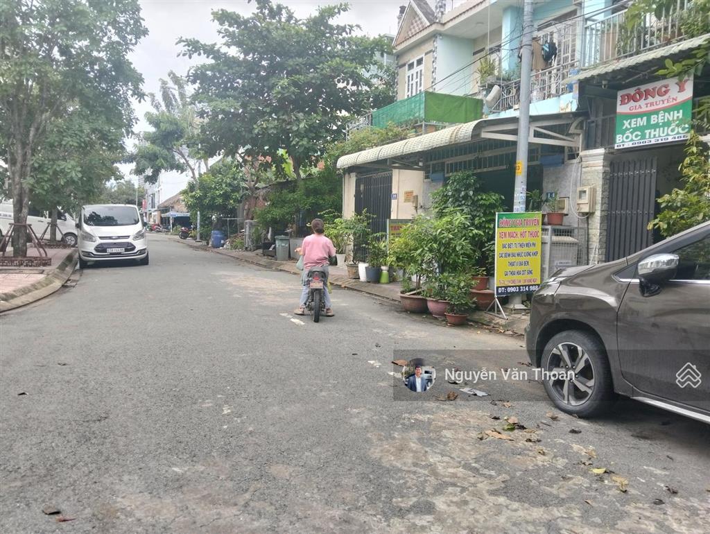 Bán đất tặng căn nhà cấp 4. ngay vinhomes