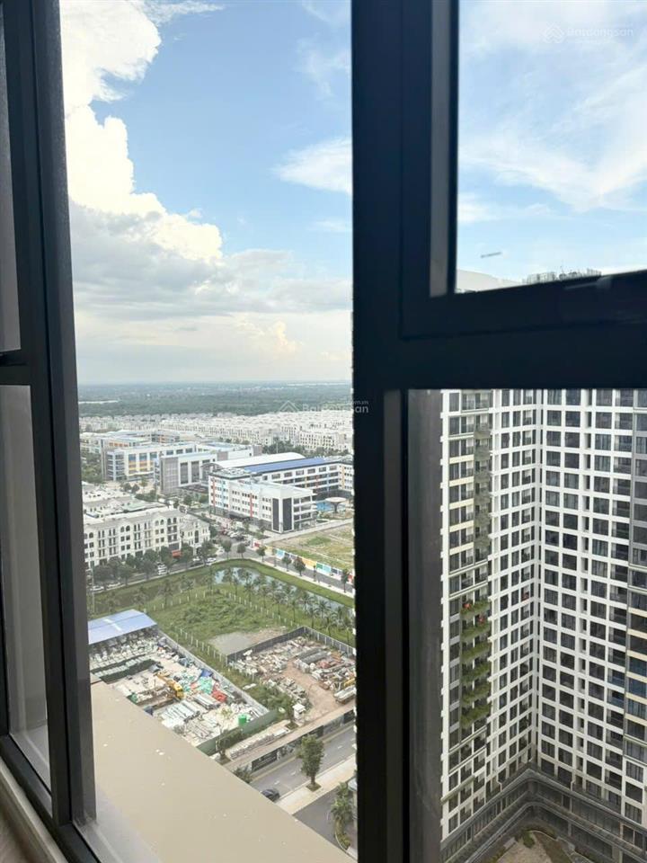 Tòa b căn số 11 masteri centre point view sân thể thao, sáng cà phê ngắm trai tập luyện