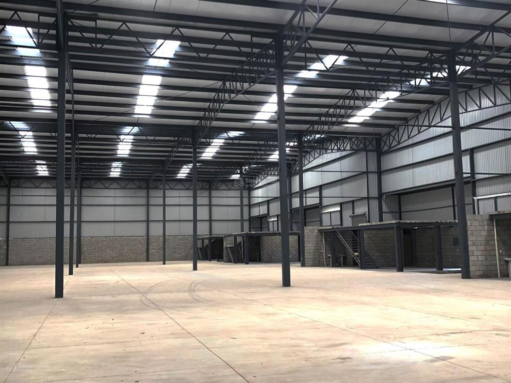 Xưởng bình tân (mặt tiền ql1a) diện tích 500m2 giá 45 triệu/tháng, xe cont