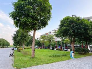 Cho thuê căn 2 ngủ full đồ chung cư khai sơn city , long biên , hà nội. giá 13tr/tg.