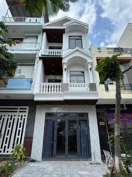 Nhà 1 trệt 2 lầu đường b19 khu hưng phú 1 giá đầu tư quá tốt nội thất mới tinh ae xem nhà