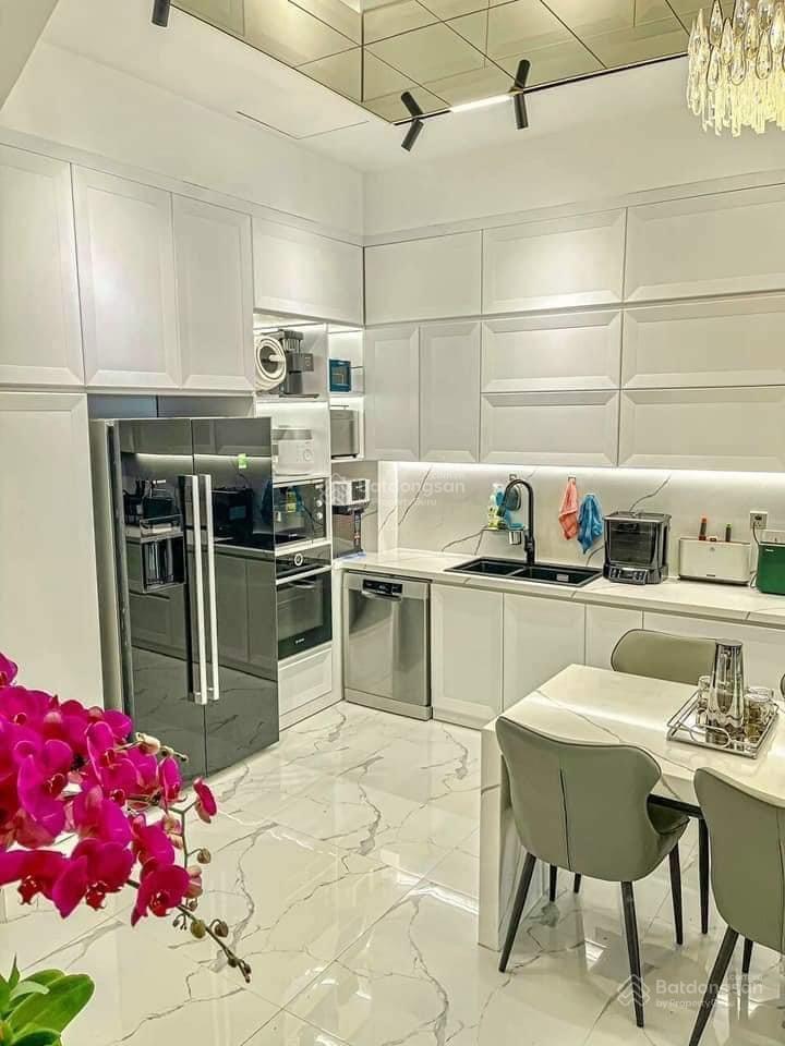 Cần cho thuê biệt thự full đồ siêu sang mặt biển vinhomes ocean park  0358 285 ***