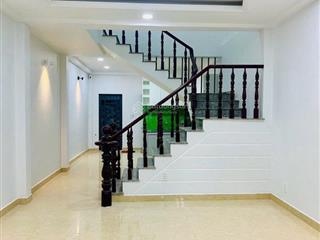 Nhà mới đẹp 2 tầng gồm 3pn 2wc, hẻm ô tô rộng 6m, sổ vuông vức đẹp, chỉ nhỉnh 4 tỷ thương lượng