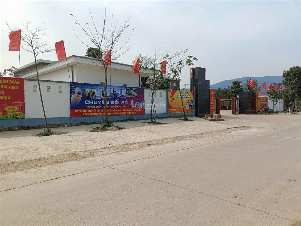 Bán nhanh 75m2 full tổ cư. đất đấu giá thuộc làn 2 đường hồ chí minh. đc chợ cá xã xuân mai hà nội