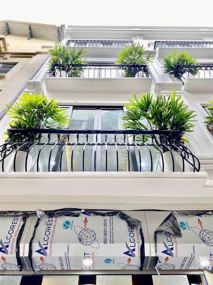 Chính chủ nhờ bán gấp nhà nguyễn văn huyên 8.5 tỷ. dt 40m2x 6 tầng thang máy, xây mới, gần phố