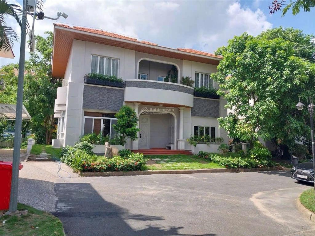 Siêu phẩm phú gia 110 tỷ  330,6m2, dtsd 613m2 kế bên công viên, hồ bán nguyệt, an ninh tuyệt đối