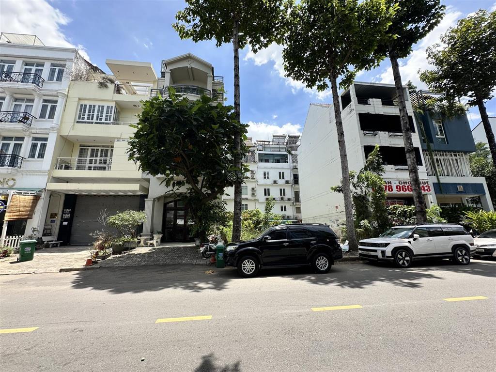 Bán lô đất đẹp, sở hữu vị trí đắc địa tại phú mỹ hưng, giá thỏa thuận, 6x18,5m cn 111m2, xd 5 tầng