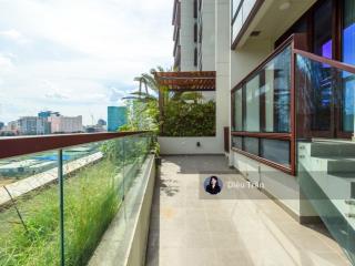 Bán căn 2pn có sân vườn 30m2 tại the galleria metropole giá 21 tỷ