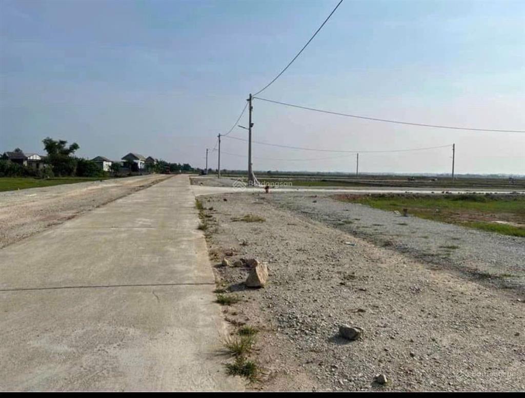 Bán hơn 500m2. 2 mặt tiền đường quảng an thủ lễ