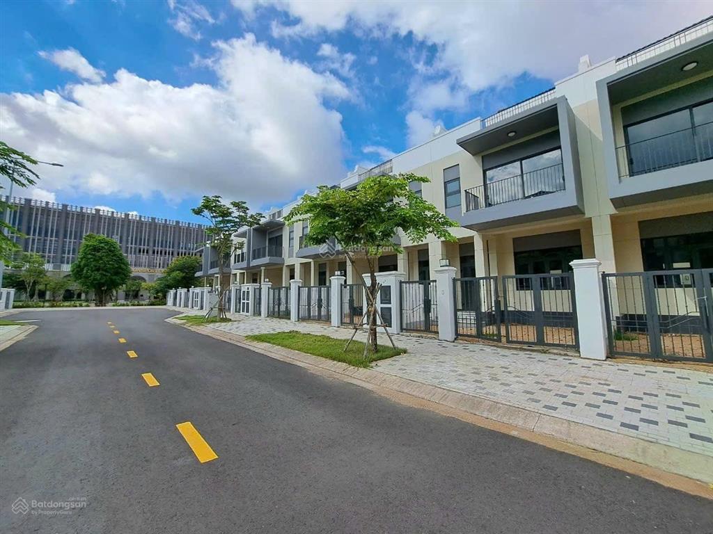 Bán gấp aqua city 8x20m giá 7,3 tỷ, gần công viên, đường 14m, còn thương lượng mạnh