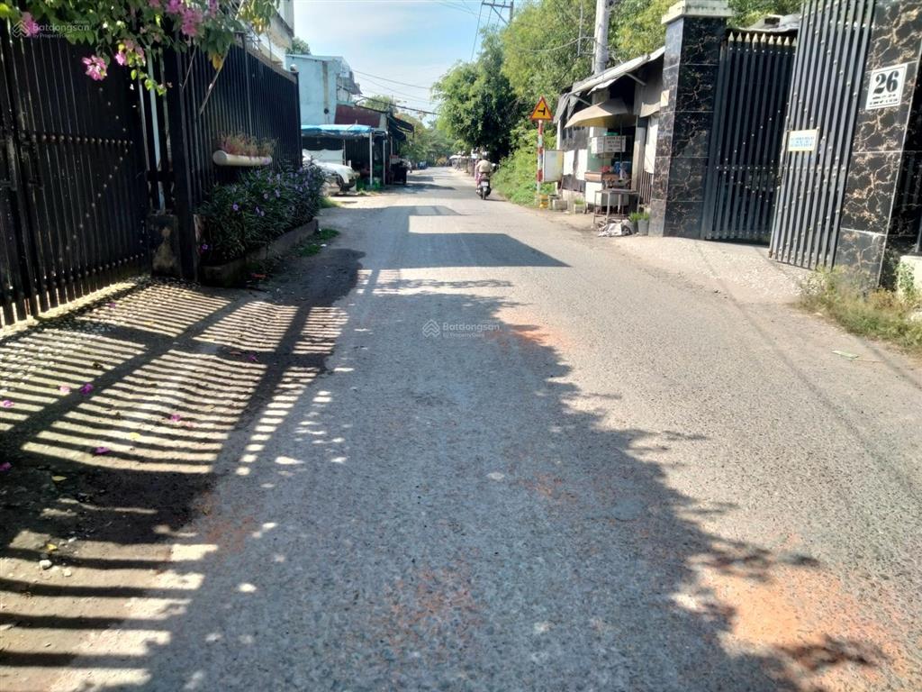 Bán đất và xưởng xây kiên cố mặt tiền đường nhựa 8m  xã bình mỹ