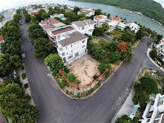 Lô góc kdt biển an viên nha trang 274,5m2
đường rộng 21,25m giá 90triệu/m2 hướng đông bắc