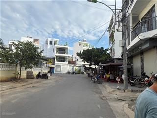 Bán nhà 3 tầng đường đoàn thị điểm nha trang 176m2 ngang 13.5m ngay trung tâm 17.5 tỷ
