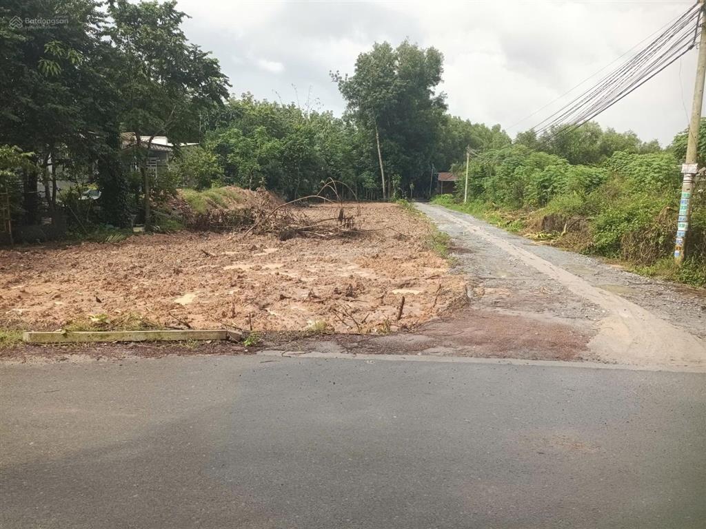 Lô góc 2 mặt tiền đường hoà lợi 007 cách dt 741 200m, diện tích 11 x 63m tc 300m2, giá 7,5 triệu/m