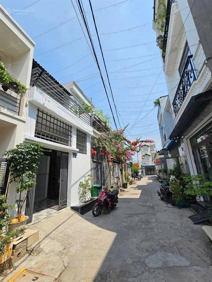 Nhà ngay công viên cây sộp nguyễn văn quá q12, 48m2 sổ hồng giá 1ty079