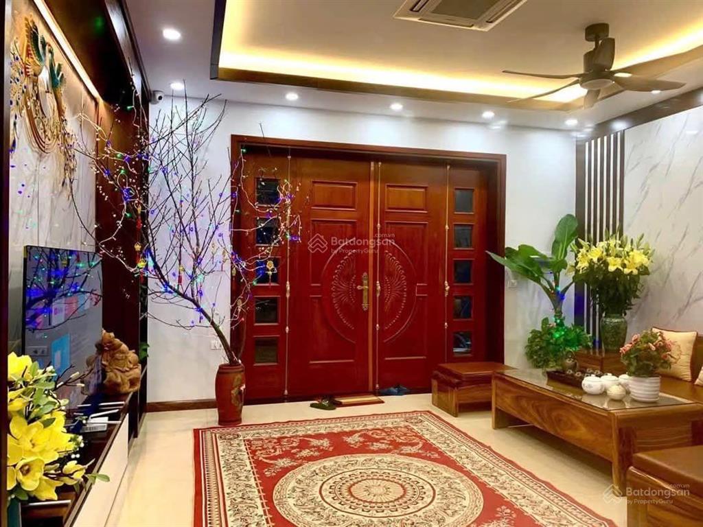 Bán nhà ngã tư liễu giai đội cấn  nhà sân vườn hai mặt ngõ  sân rộng để 10 xe máy  10m ra ô tô