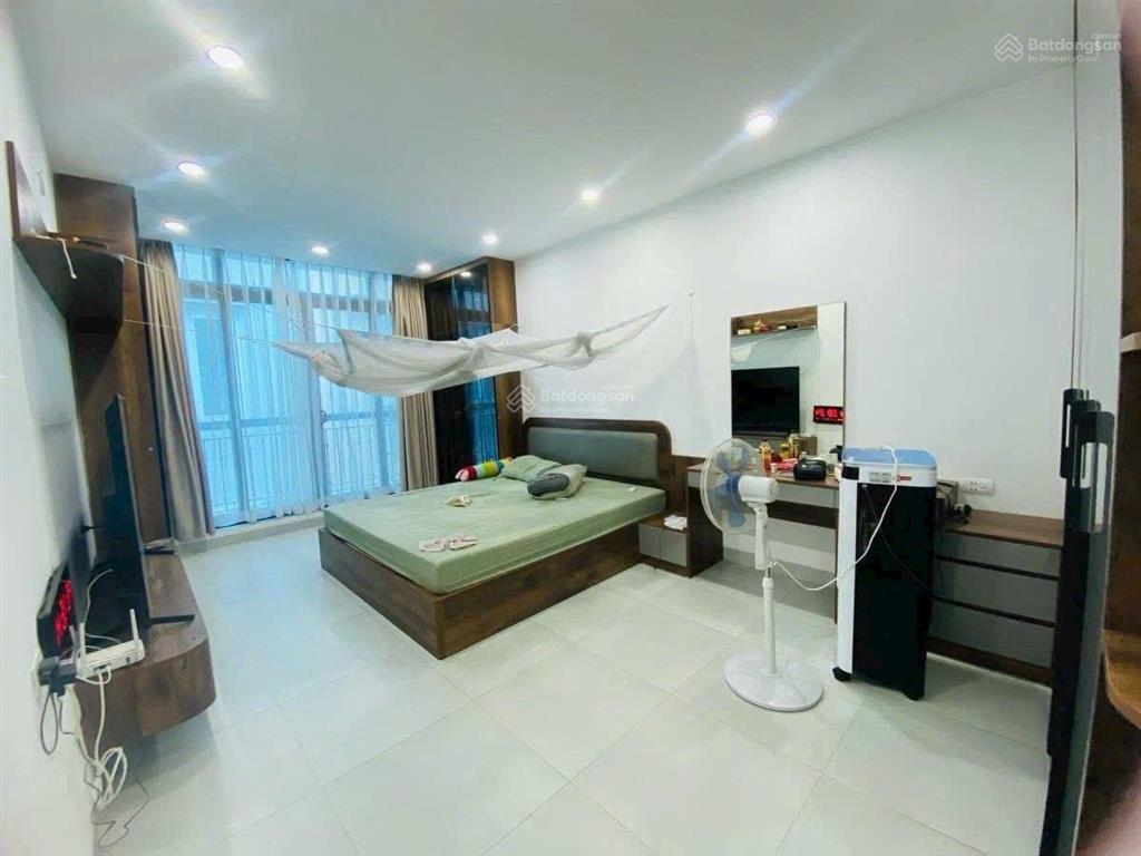 Bán gấp nhà phố huỳnh thúc kháng, đống đa 55m2 4tầng hơn 9 tỷ  15m ra ôtô tránh  2 thoáng nhà đẹp