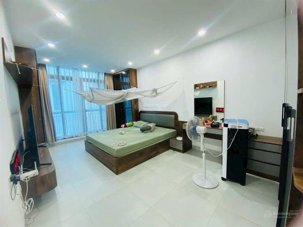 Bán gấp nhà phố huỳnh thúc kháng, đống đa 55m2 4tầng hơn 9 tỷ  15m ra ôtô tránh  2 thoáng nhà đẹp