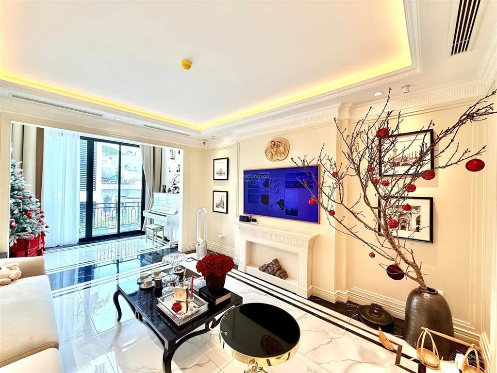 Chính chủ bán nhà hào nam, lô góc 55m2 5 tầng, ngõ 3m  nhà dân xây, sát phố ngõ thông móng 7 tầng
