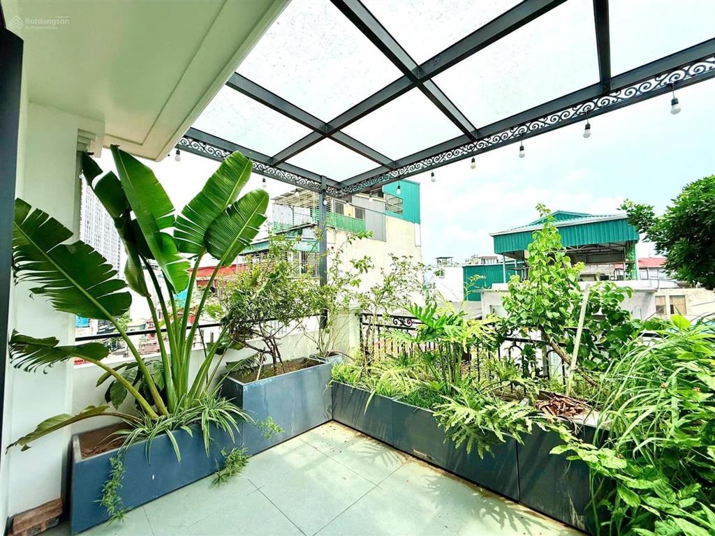 Chính chủ bán nhà hào nam, lô góc 55m2 5 tầng, ngõ 3m  nhà dân xây, sát phố ngõ thông móng 7 tầng
