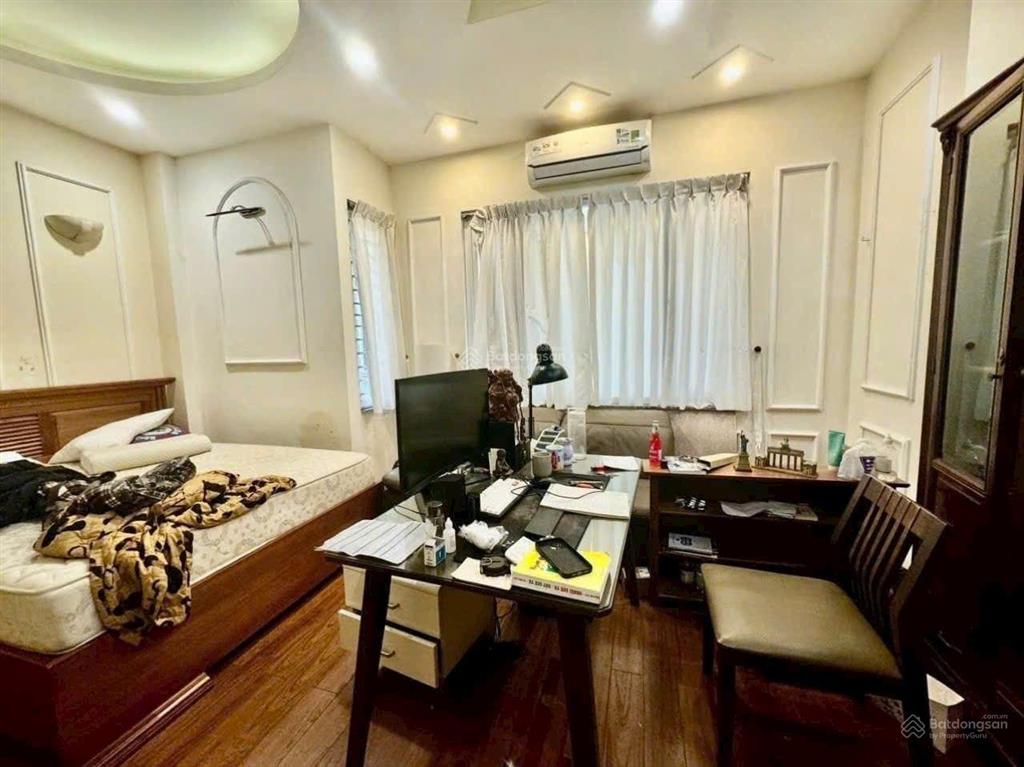 Bán nhà phố giang văn minh  gần phố  10 m ô tô tránh  7ngủ nhà dân xây  ngõ thông  nhà cự đẹp