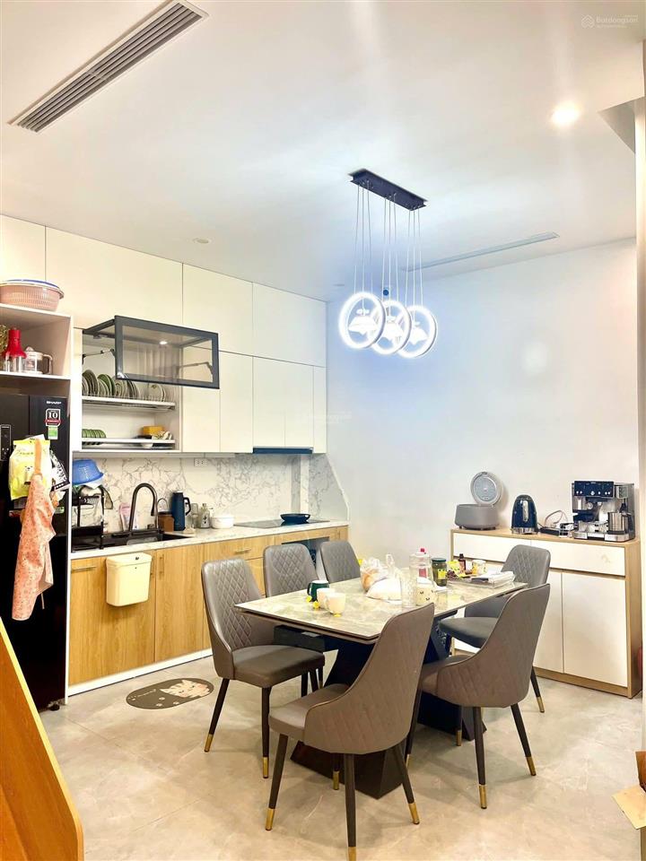 Bán nhà chính chủ phố thái hà lô góc 75m2 5tầng mt 5m ôtô đỗ cổng, 30m ra phố, 5ngủ, 3 mặt thoáng