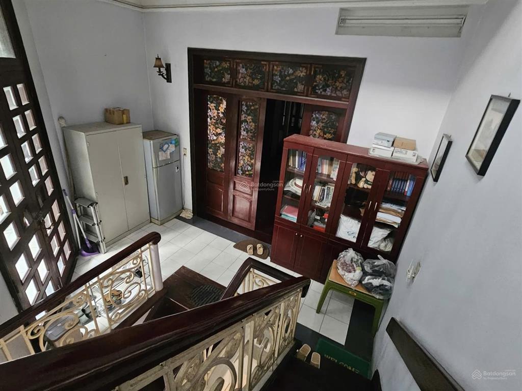 Bán nhà ngã tư liễu giai đội cấn  nhà sân vườn hai mặt ngõ  sân rộng  10m ra ô tô  ngõ 3m thông