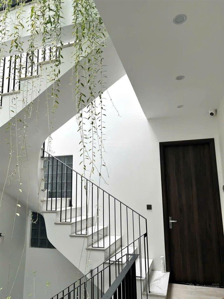Chính chủ bán nhà ngõ 61 giang văn minh 1 nhà ra phố 50m 5 tầng mt5m gia hơn 11 tỷ  hai thoáng