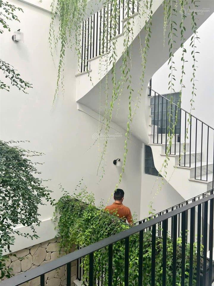 Chính chủ bán nhà ngõ 61 giang văn minh 1 nhà ra phố 50m 5 tầng mt5m gia hơn 11 tỷ  hai thoáng
