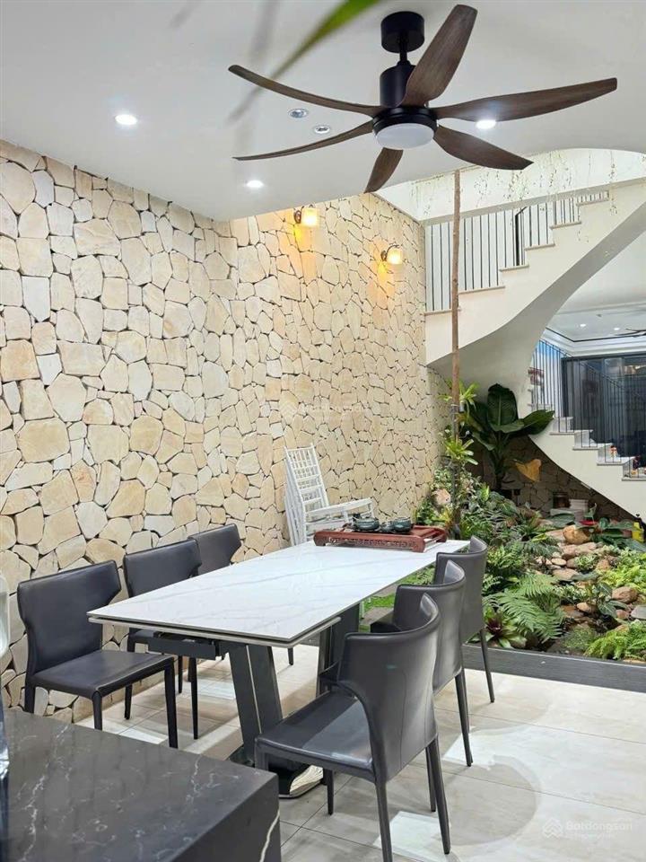 Chính chủ bán nhà ngõ 61 giang văn minh 1 nhà ra phố 50m 5 tầng mt5m gia hơn 11 tỷ  hai thoáng