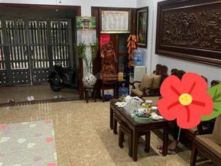 Bán nhà ngã tư liễu giai đội cấn  nhà sân vườn hai mặt ngõ  sân rộng để 10 xe máy  10m ra ô tô