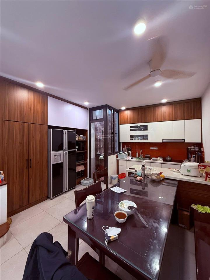 Bán nhà riêng ngã 3 hào nam cát linh, đống đa  gần hoàng cầu diện tích rộng  gần phố  hai thoáng
