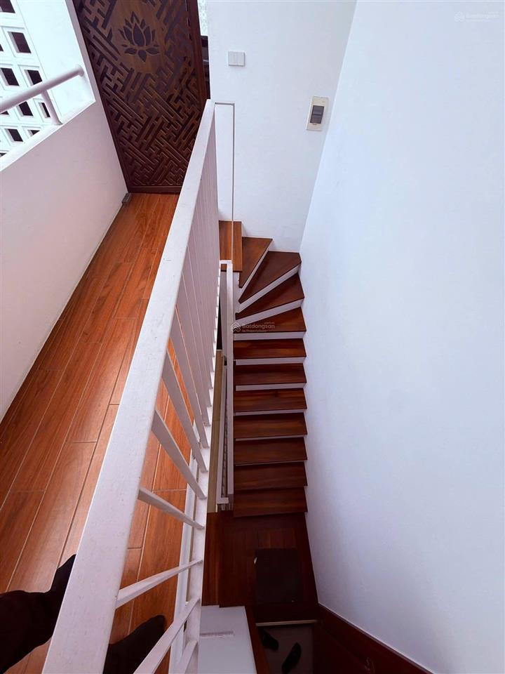 Bán nhà riêng ngã 3 hào nam cát linh, đống đa  gần hoàng cầu diện tích rộng  gần phố  hai thoáng
