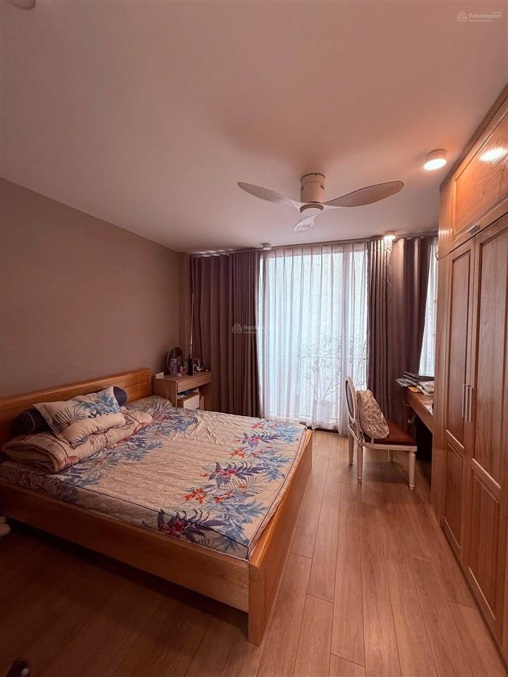 Bán nhà riêng ngã 3 hào nam cát linh, đống đa  gần hoàng cầu diện tích rộng  gần phố  hai thoáng
