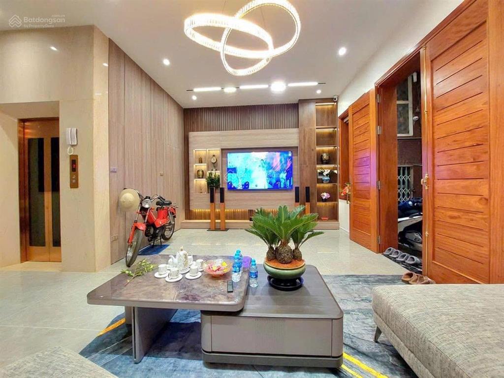 Bán nhà phố văn cao  65m2 nhà 5 tầng thang máy  10m ra đường ô tô tránh  hai thoáng  sát hồ tây