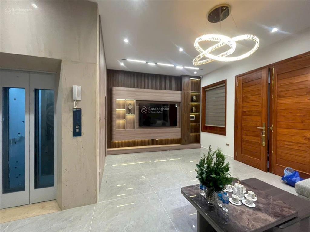 Bán nhà phố văn cao  65m2 nhà 5 tầng thang máy  10m ra đường ô tô tránh  hai thoáng  sát hồ tây