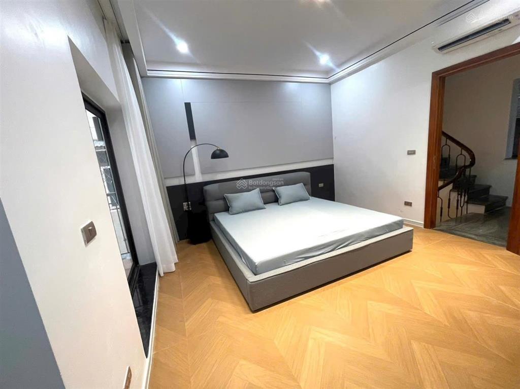 Bán nhà phố văn cao  65m2 nhà 5 tầng thang máy  10m ra đường ô tô tránh  hai thoáng  sát hồ tây