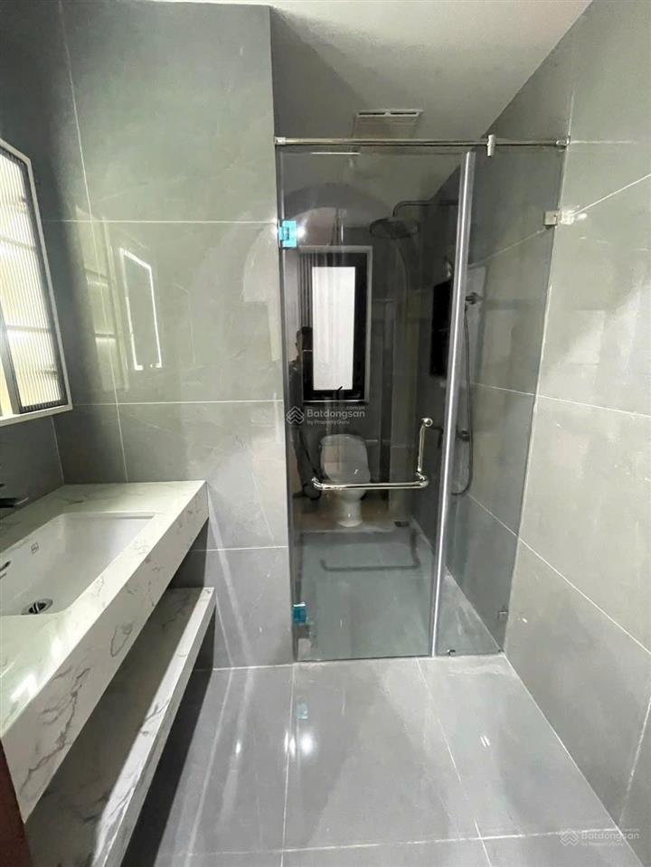 Bán nhà phố văn cao  65m2 nhà 5 tầng thang máy  10m ra đường ô tô tránh  hai thoáng  sát hồ tây