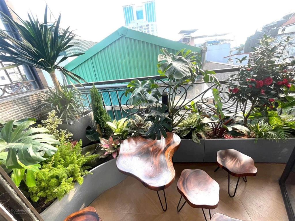 Bán nhà phố văn cao  65m2 nhà 5 tầng thang máy  10m ra đường ô tô tránh  hai thoáng  sát hồ tây