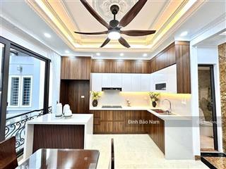 Nhà đẹp yên hoà  6 tầng thang máy  40m ra phố  ngõ cực rộng thoáng