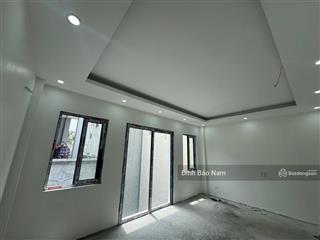 Hồ tây 38m 6 tầng thang máy  thông ra hồ tây  ngã tư văn cao, nguyễn đình thi  ngõ nông đẹp